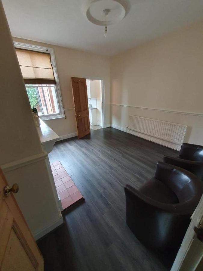 2 Bedroom House - Hopefield Road Leicester Bagian luar foto