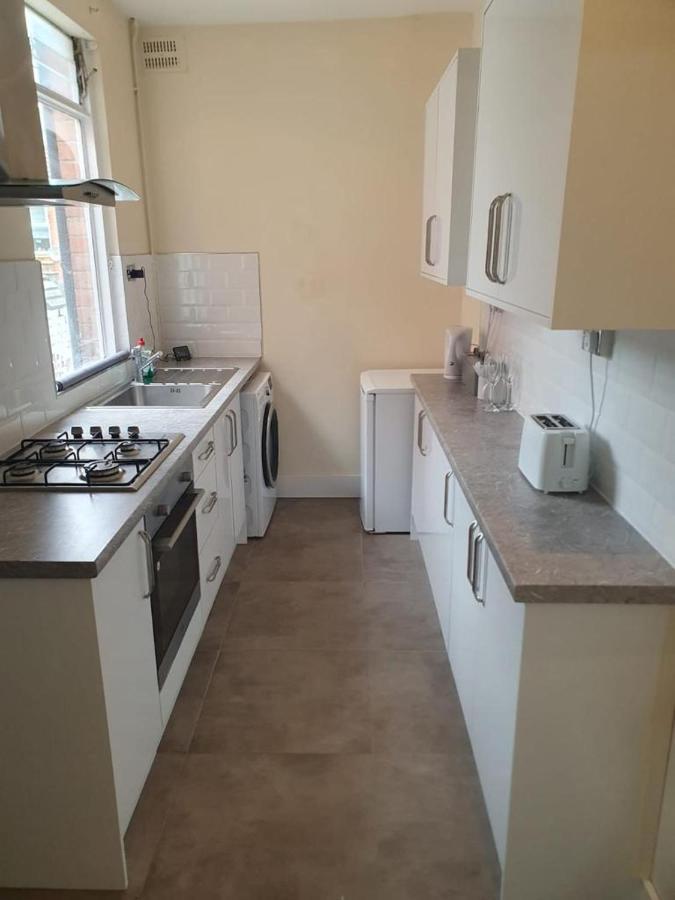 2 Bedroom House - Hopefield Road Leicester Bagian luar foto